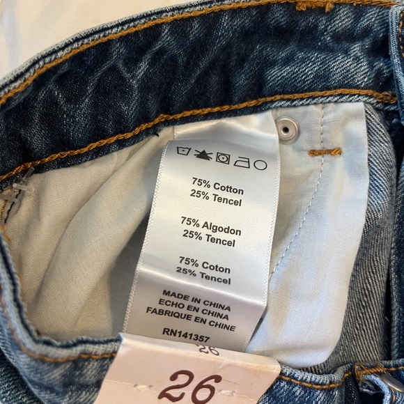 BOG Collective Buckle Charlotte Distressed Jean Shorts with Rivets Size 26 NWT - Picture 9 of 10